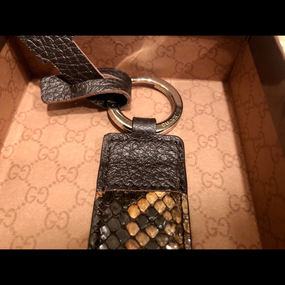 RARE Gucci Python Keychain NWT with original box - Picture 8 of 8